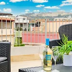 דירה Charming Loft With Large Terrace קליארי