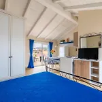 Charming Loft With Large Terrace דירה