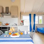Charming Loft With Large Terrace דירה קליארי