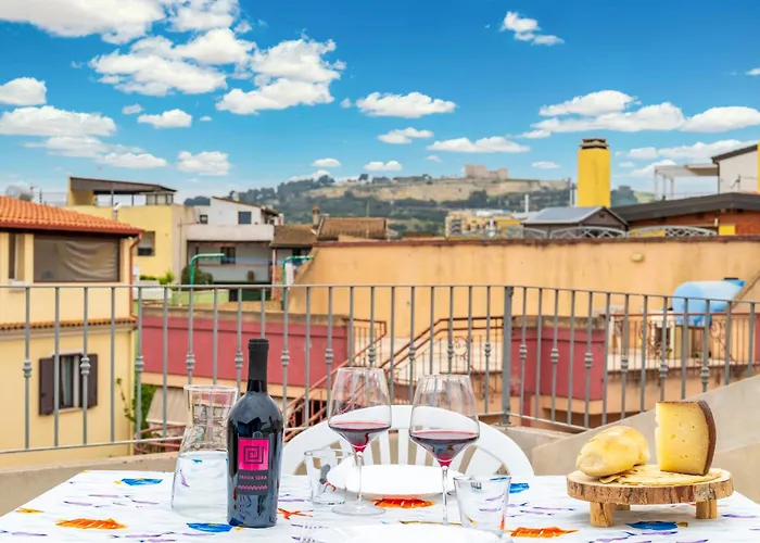 公寓 Charming Loft With Large Terrace 卡利亚里